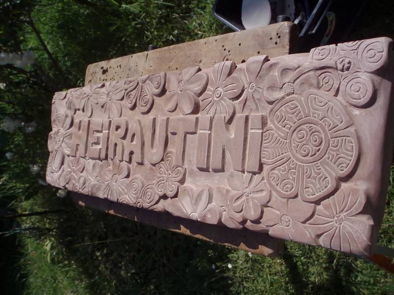 108a.jpg - 108a. Plaque pour l’association Heirautini