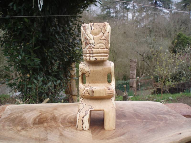23.jpg - 23. Tiki – Hêtre échauffé
