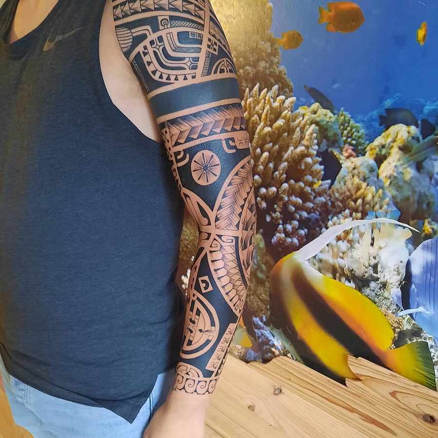 Tahiti En France Les Tatoueurs Polyn Siens En M Tropole